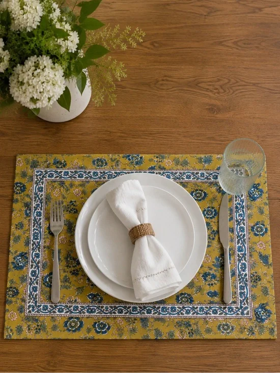Pottery Barn Set of 4 Bette Floral Block Print Cotton Placemat