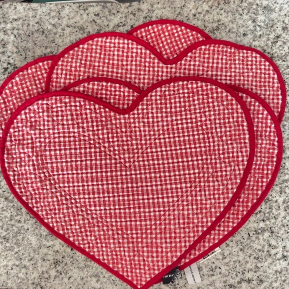 Cupcakes & Cashmere Placemats (4) Hearts Red White Gingham Polyester
