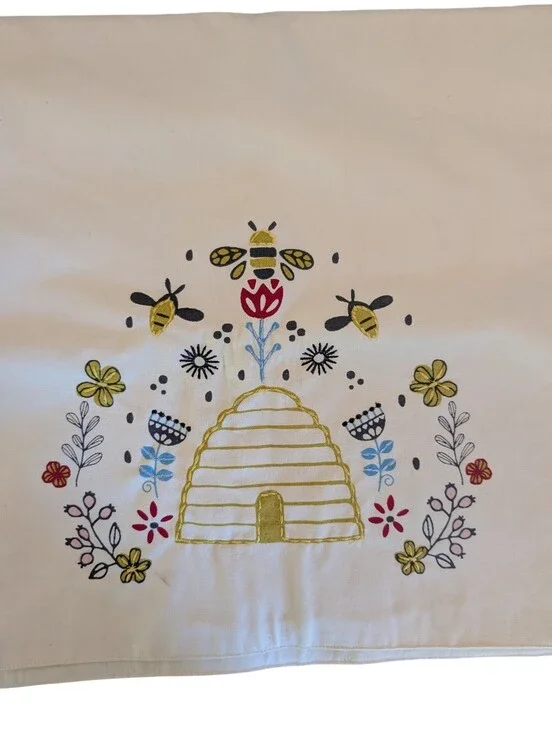 Beehive And Flowers Table Runner 16 X 72