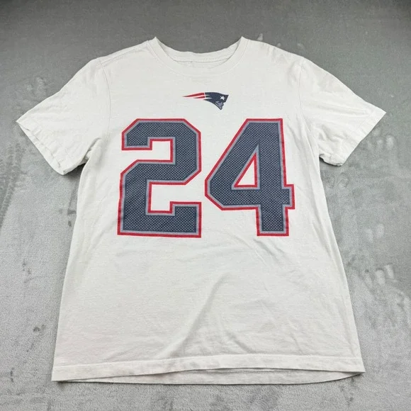Nike New England Patriots Stephon Gilmore 24 White Graphic T-Shirt Men's Medium