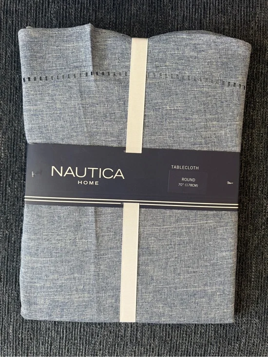 NWT Nautica 70” round tablecloth