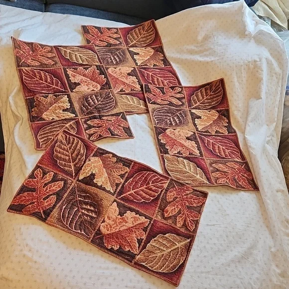 Set of 4 Autumn  leafes tapestry jaquard table placement 12x19