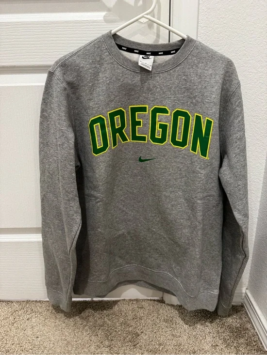 Nike Oregon Grey Crewneck Sweatshirt with Green and Yellow Oregon Logo