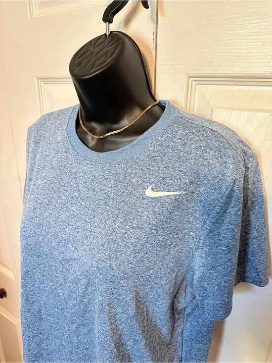 Nike | Light Blue Heathered “The Nike Tee” Performance T-shirt - Men’s Medium