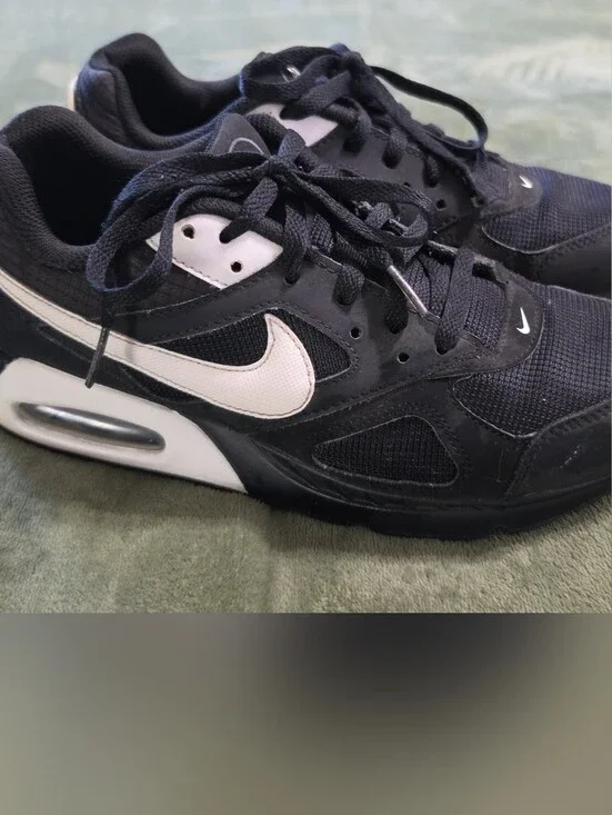 Nike Black & White Running Sneakers with Visible Air Unit
