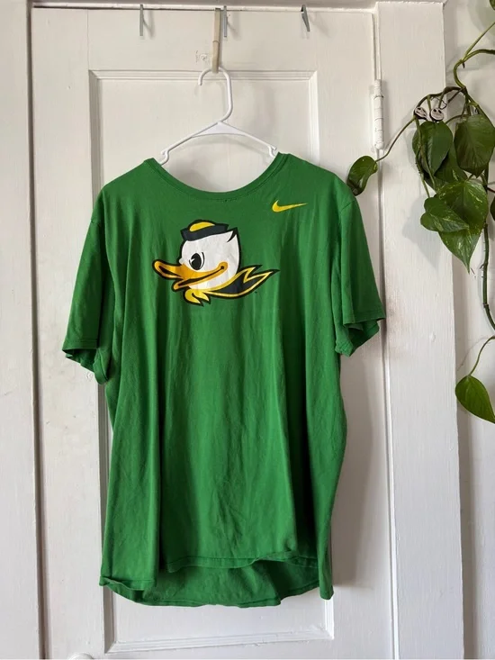 Nike Oregon Ducks Green T-Shirt with Yellow Duck Graphic