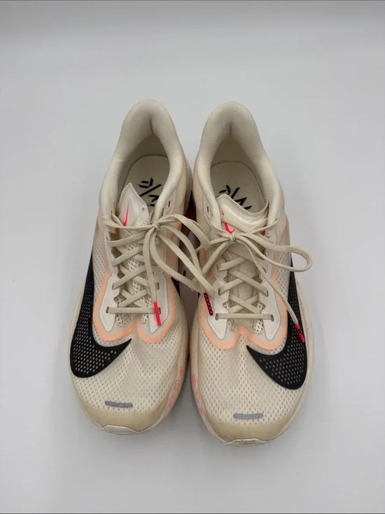 Nike Men’s Cream and Pink Athletic Running Shoes with Black Swoosh