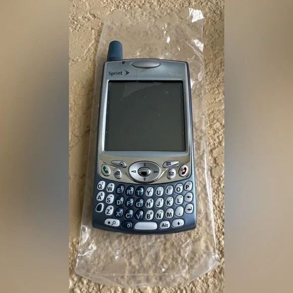 Sprint Palm Treo 650 Cell Phone Brand New in Box