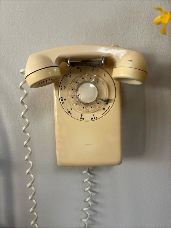 Vintage Cream Rotary Wall Phone - Classic Design