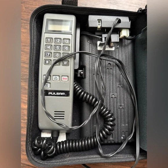Motorola Pulsar Portfolio Bag Phone in Original Box Rare Vintage w/Accessories