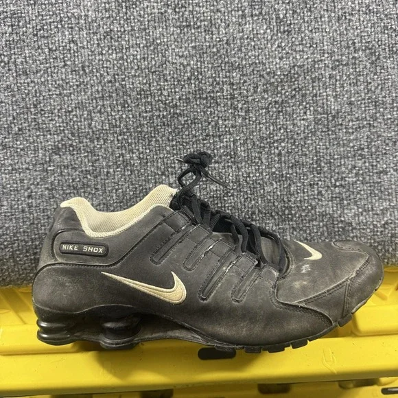Nike Shox Shoes Mens Size 11 Black Low Top Running Training Sneakers 366363-009