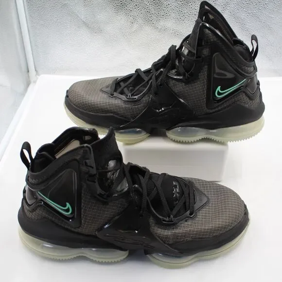 Nike LeBron 19 Black Anthracite Green Glow CZ0203-003 Men's Size 10.5 VNDS EUC