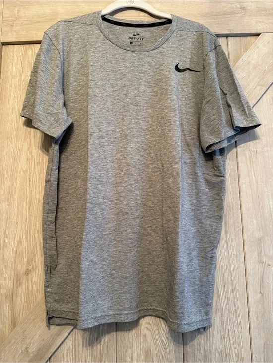 Men’s Nike Grey Dri-FIT Short Sleeve Performance Tee