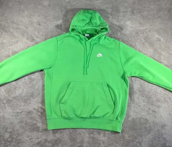 Nike Sportswear Club Pullover Fleece Hoodie in Green Spark, M