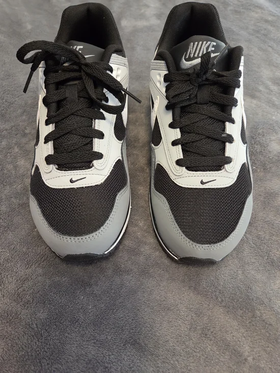Nike Air Max Correlate Men's Black, Gray & White Athletic Sneakers