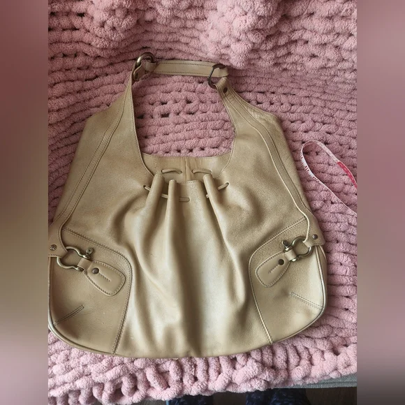 Chic Beige Leather Hobo Bag Vintage Burberry