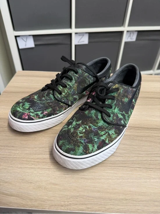 Nike SB Zoom Stefan Janoski Canvas Premium Low Top Sneakers