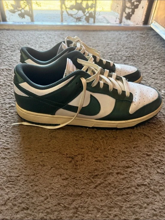 Nike Low-Top Sneakers in White and Dark Green