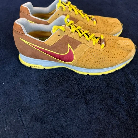 Nike Zoom Moire Mens Wheat Gold Team Red Running Shoes 316801-761‎ Size 9.5