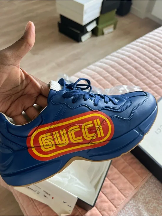 Gucci Rhyton Sneaker.    Blue Leather Sneakers with Red and Yellow Logo