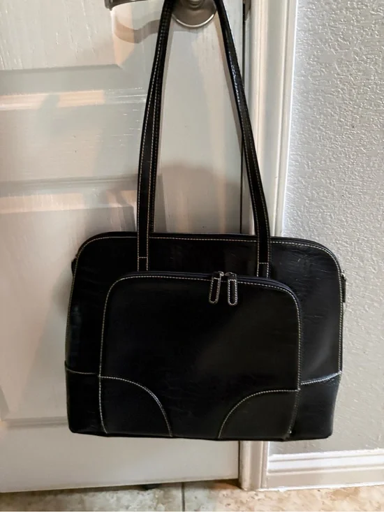 Black Women's Tote Bag with Front Pocket
