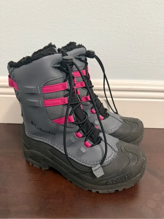 Columbia Kids Size 4 Gray & Pink Insulated Snow Boots - worn for one week