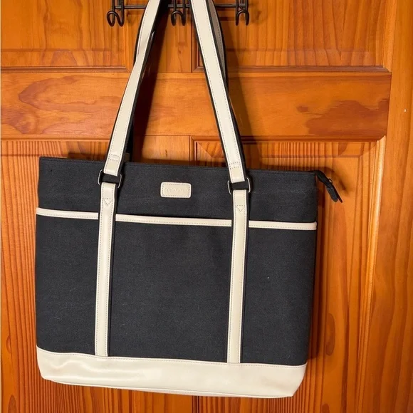 NWOT Mosiso Black and Cream Laptop Bag