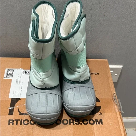 Kids' Gray and Green‎ Snow Boots
