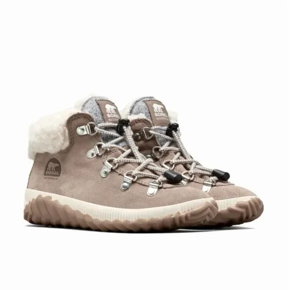 Sorel Kids Out and About Conquest Boots Size 1 Grayish Tan Suede