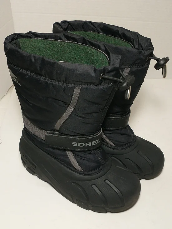 Sorel Flurry Winter Boot, Waterproof/ Warm, Size 2, Black, Removable Felt Liners