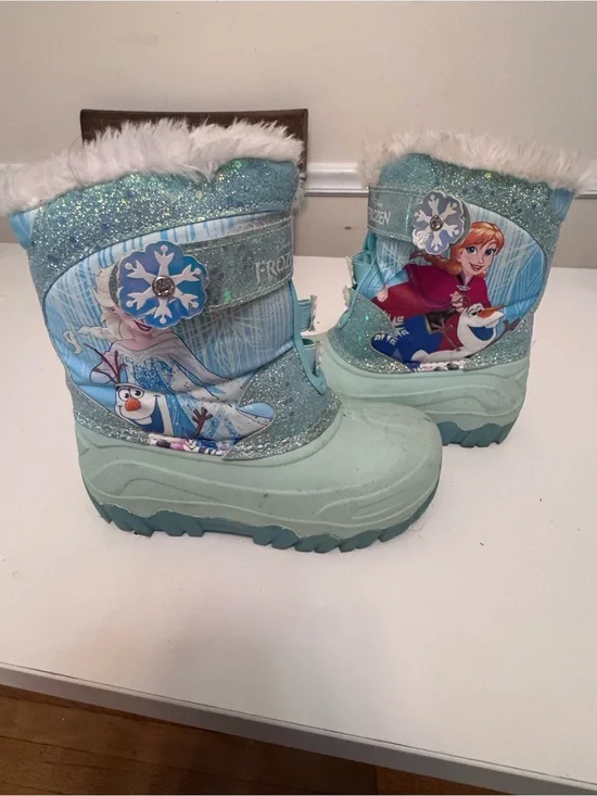 Target Frozen Anna & Olaf Light Blue Glitter Snow Boots