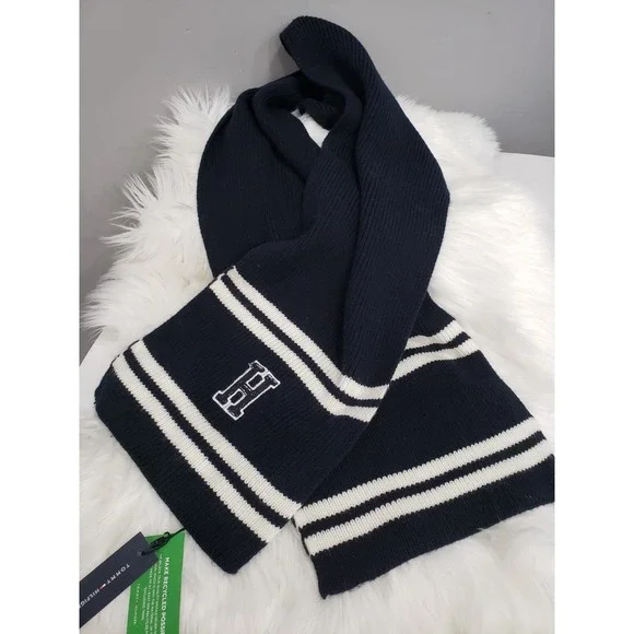 Tommy Hilfiger Varsity Patch Ribbed Knit Unisex Scarf Navy Blue Academic‎ Preppy
