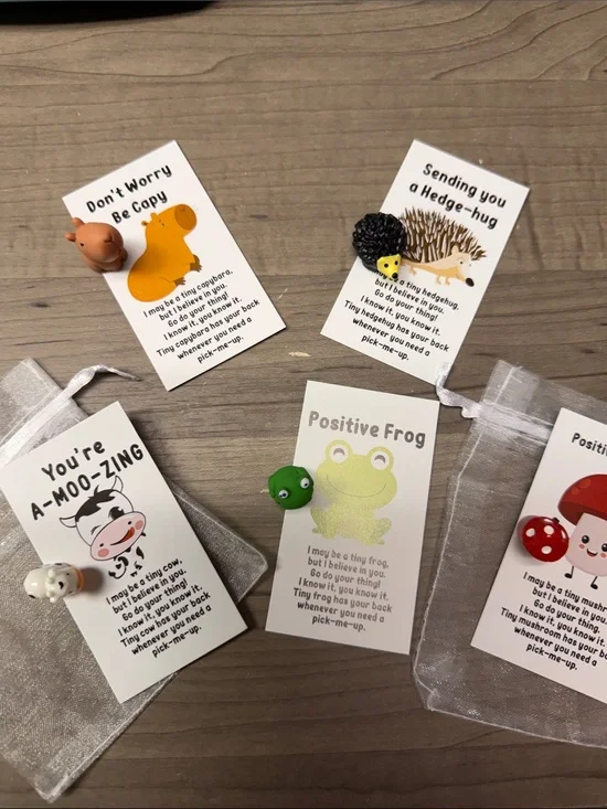 2 Cute Animal Resin quotes with mini pet - Frog, Hedgehog, Cow, Mushroom. 🆕