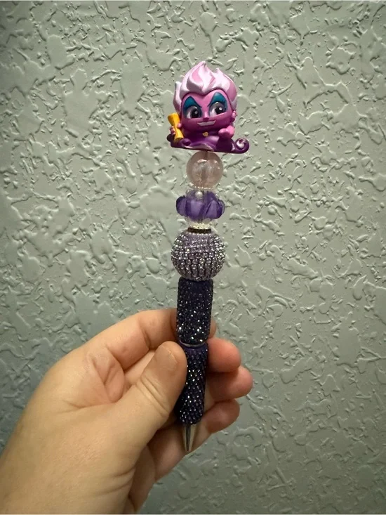 Ursula Doorable Fancy Pen