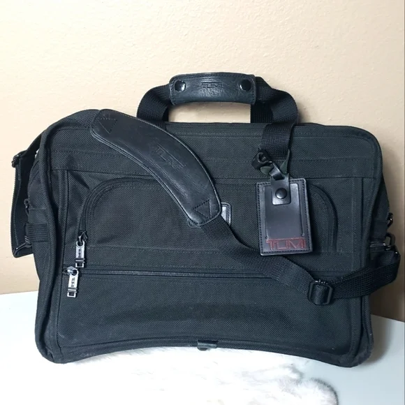 Tumi 225D3 Black Carry-on Travel Overnight Bag Case with Shoulder Strap-17x13x8