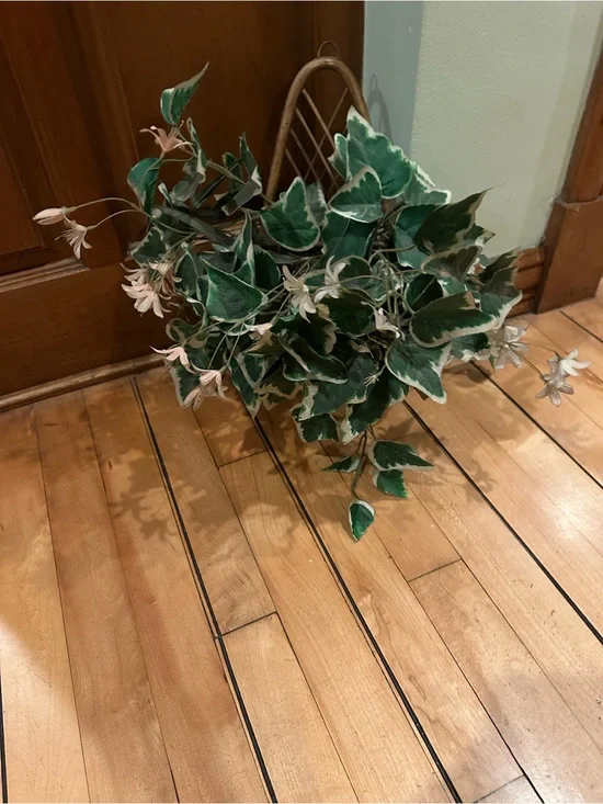 Artificial Ivy Basket -   Hanging Planter W Artificial Foliage