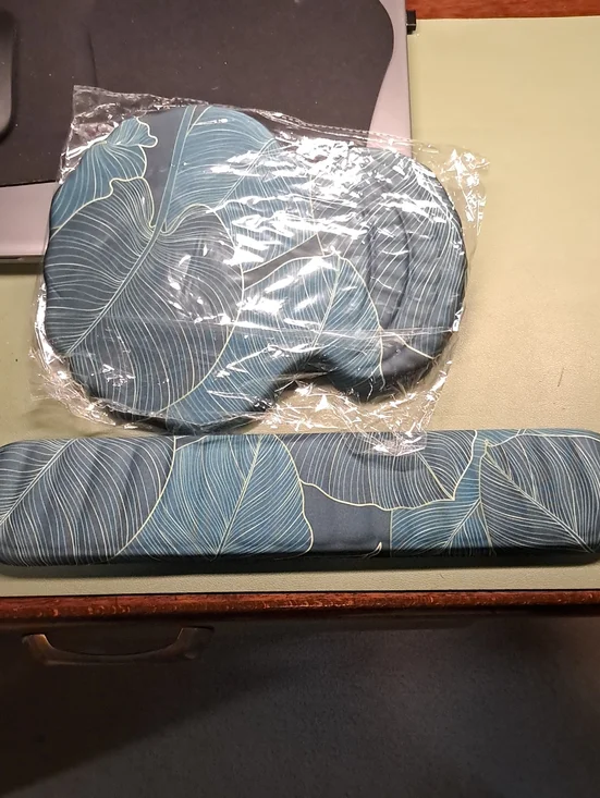 Blue Leaf Print Wrist and Mouse Pad Set