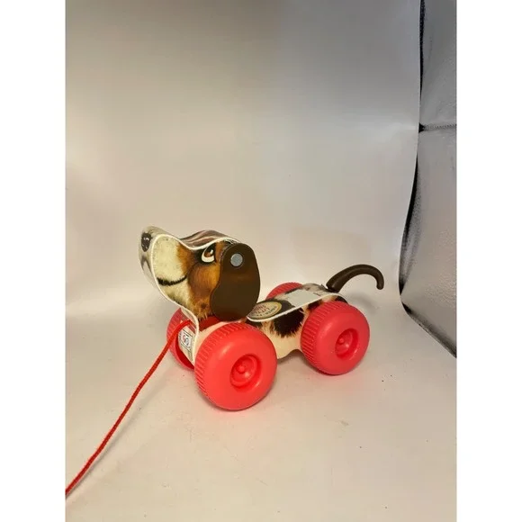 2014 Fisher-Price LITTLE SNOOPY Dog Beagle Classic Pull Toy FP 1650 Mattel
