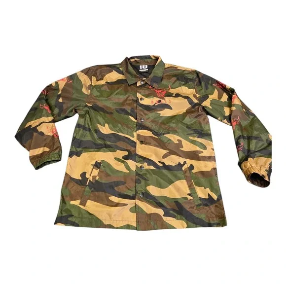 Chicago Bulls Camo Jacket Men's Medium / Youth XL 18-20 Snap Windbreaker NBA A13