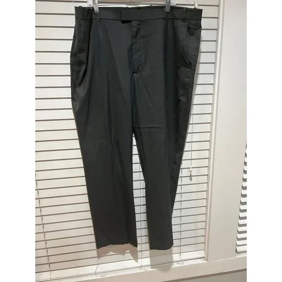 Perry Ellis Classic Fit Mens Pants - Size 42x30‎