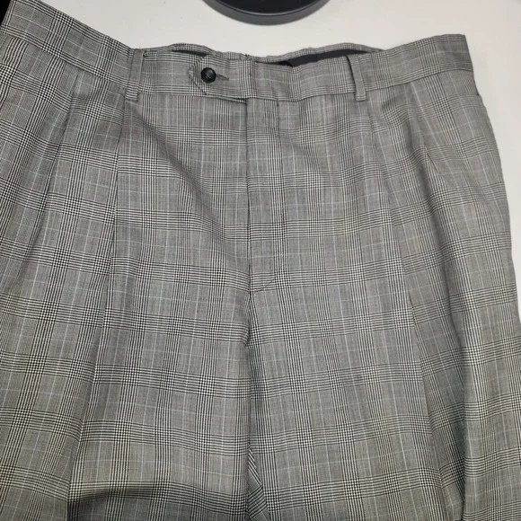 Jos A Bank Mens 36x33 Glen Plaid Wool Dress Pants Grey Blue Check Made in‎ USA