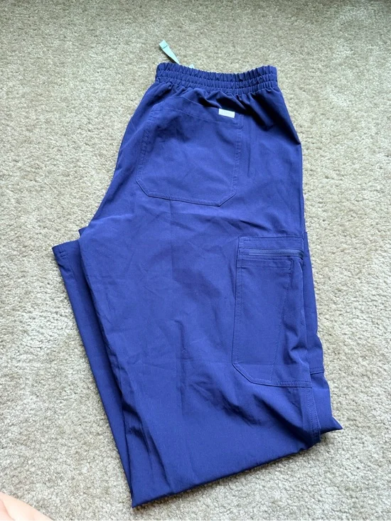 NWT FIGS Yola Fionlite scrub pants Navy blue women’s sz xl