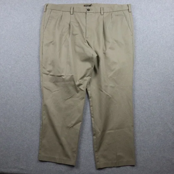 Dockers Pants Mens 46x30 D3 Classic Fit Signature Khaki Straight Leg Pleated Tan