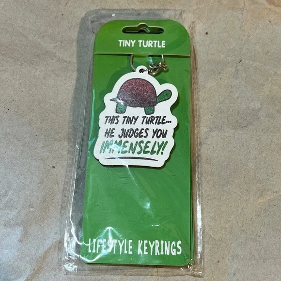Lifestyle Keyrings Tiny Turtle Wooden Keychain Green Judges You Immensely New