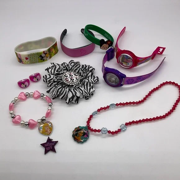 CUTE DISNEY‎ JEWELRY BUNDLE
