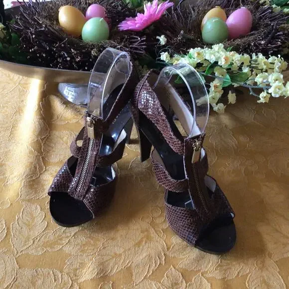 Michael Kors Berkley Snake Print T-Strap Heels Sz 7.5