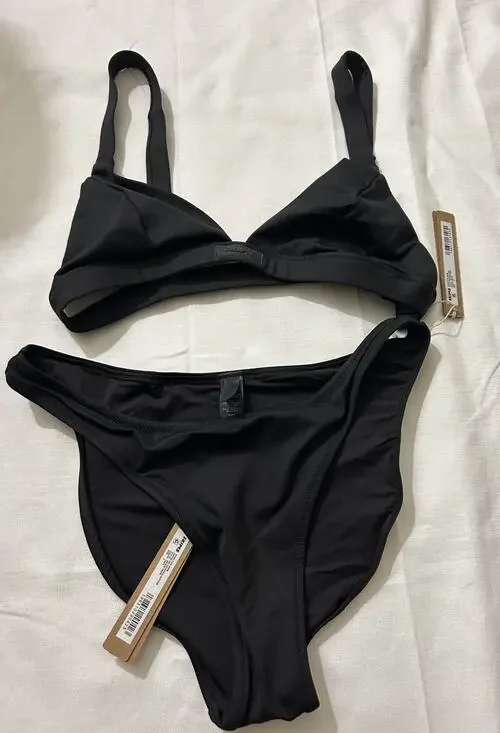 Skims NWT Swim Triangle Top & Dipped Mid Coverage Bikini Bottom Black Size Small