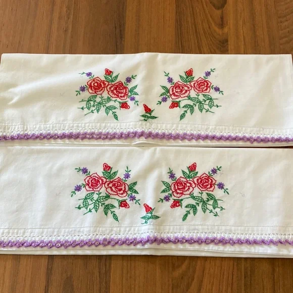 Vintage embroidered floral pillowcase set‎