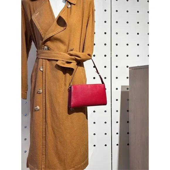Louis Vuitton Women Pre-Loved Bag Very Good Condition