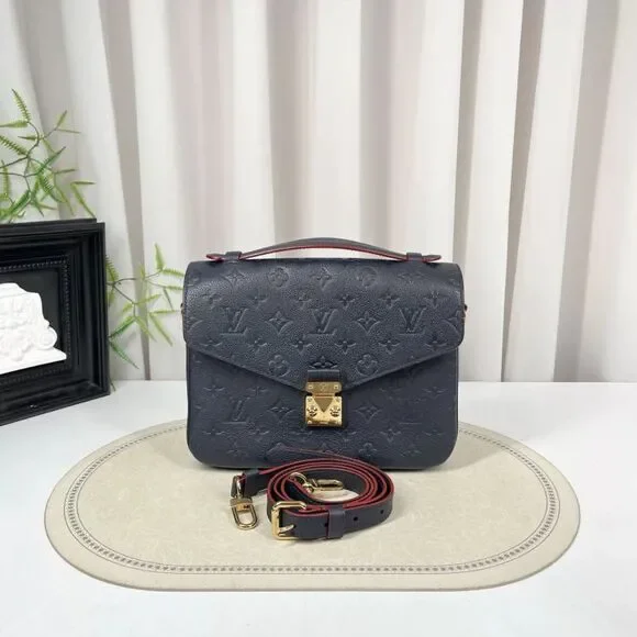 Louis Vuitton Women Pre-Loved Bag Very Good Condition